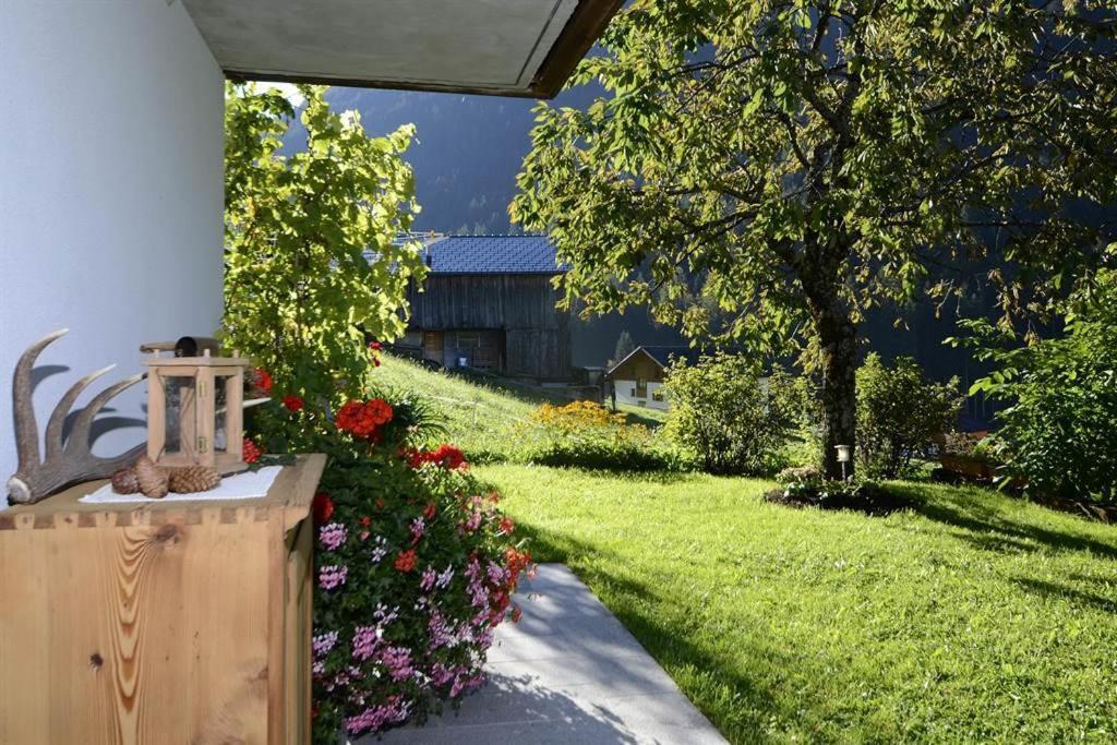 Haus Saler Apartman Silbertal Kültér fotó