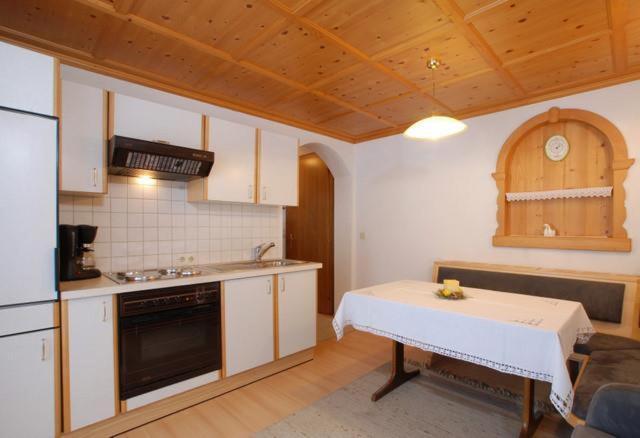 Haus Saler Apartman Silbertal Kültér fotó